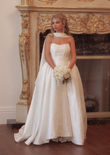 Load image into Gallery viewer, Victoria Wedding Dress