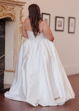 Load image into Gallery viewer, Victoria Wedding Dress