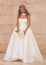 Load image into Gallery viewer, Victoria Wedding Dress