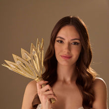Load image into Gallery viewer, Luxury Gold  Quinceañera and  Wedding Bouquet Holder