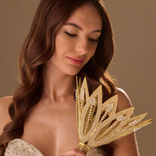 Load image into Gallery viewer, Luxury Gold  Quinceañera and  Wedding Bouquet Holder