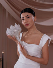 Load image into Gallery viewer, Wedding Bouquet Holder, Quinceañera Bouquet