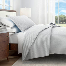 Load image into Gallery viewer, Solid Quilt - Alicia Collection
