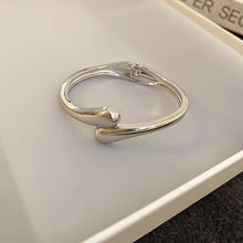 Load image into Gallery viewer, Luxury Minimalist Glossy High-grade Shiny Bracelets -   Simple Temperament Cold-Tone Bangles (MAC242)