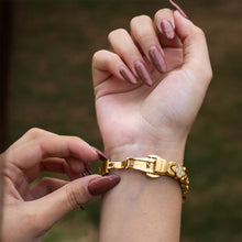 Load image into Gallery viewer, Clover Magnetic Bracelet for Women (Gold)