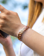 Load image into Gallery viewer, Rugged Twist Copper Magnetic Therapy Bracelet Bangle