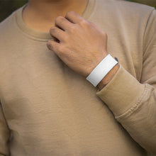Load image into Gallery viewer, Ultra Strength Sports Magnetic Bracelet (White)