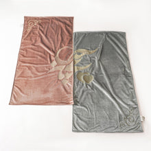 Load image into Gallery viewer, Meaningful Arabic Art German Velvet Couples Prayer Mat Set Interactive Pattern Prayer Mat (MR081)