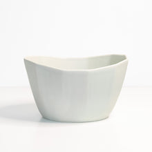 Load image into Gallery viewer, Medium Porcelain Nesting Bowl