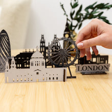 Load image into Gallery viewer, Wooden Travel Decor Memory City – London