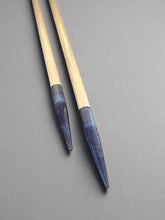 Load image into Gallery viewer, Purple Glitter Resin &amp; Maple Knitting Needles