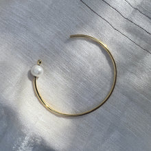 Load image into Gallery viewer, Freshwater Pearl Bangle