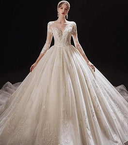 Luxurious Princess Wedding Dress with Shiny Pearls EDW401