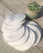 Load image into Gallery viewer, Reusable Facial Rounds Pads (5pcs)