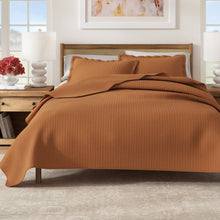 Load image into Gallery viewer, Solid Quilt - Alicia Collection