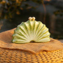 Load image into Gallery viewer, Shell Acrylic Clutch Evening Bag (MAC300)