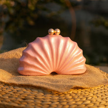 Load image into Gallery viewer, Shell Acrylic Clutch Evening Bag (MAC300)