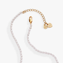 Load image into Gallery viewer, Sweethearts® ‘XOXO’ Heart Charm Pearl Beaded Necklace