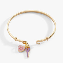 Load image into Gallery viewer, Sweethearts® ‘Soul Mate’ Heart &amp; Key Tension Bangle