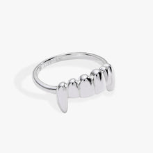 Load image into Gallery viewer, Vampire Teeth Fangs Ring