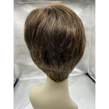 Load image into Gallery viewer, WINNER ELITE - Wig by Raquel Welch