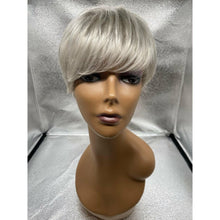 Load image into Gallery viewer, WINNER - Wig By Raquel Welch