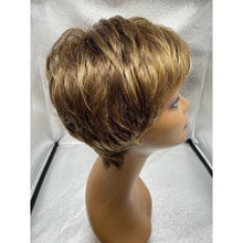 Load image into Gallery viewer, WINNER - Wig By Raquel Welch