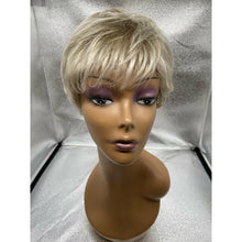 Load image into Gallery viewer, WINNER - Wig By Raquel Welch