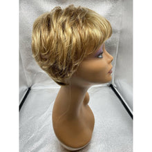 Load image into Gallery viewer, WINNER - Wig By Raquel Welch