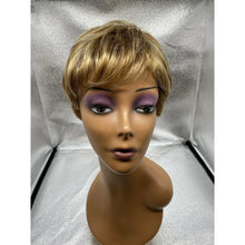 Load image into Gallery viewer, WINNER - Wig By Raquel Welch